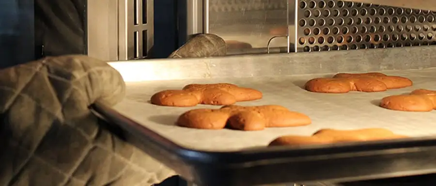 The Role of Deck Ovens in Achieving Perfectly Baked Goods